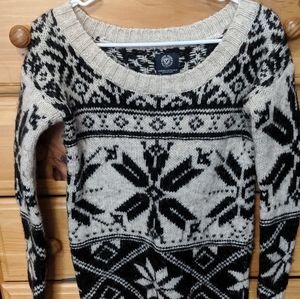 Women's sweater